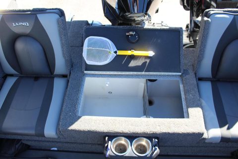 Lund Tyee boat storage and rod holders for Flaming Gorge rental